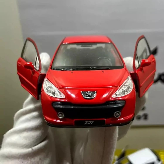 ماشین بازی مدل PEUGEOT 207