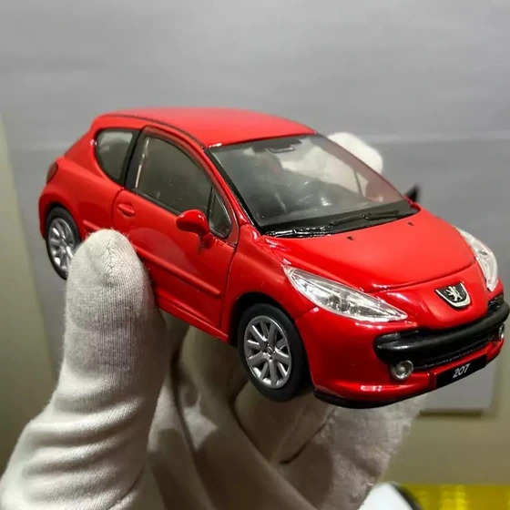 ماشین بازی مدل PEUGEOT 207